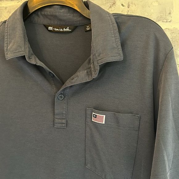 Travis Mathew Men’s Medium Golf Polo Short Sleeve Shirt Navy Lightweight Pocket - Picture 4 of 6